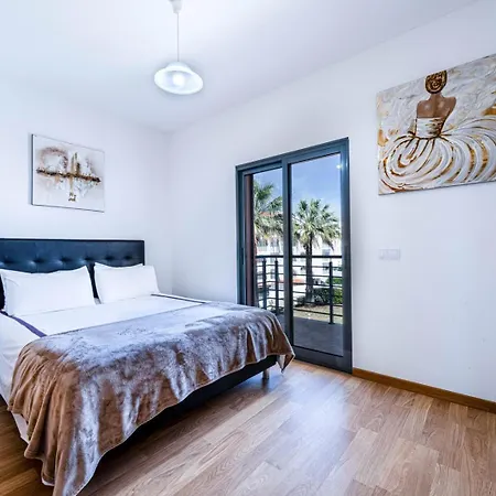 Modern & Central, Gated With Pool Appartamento *