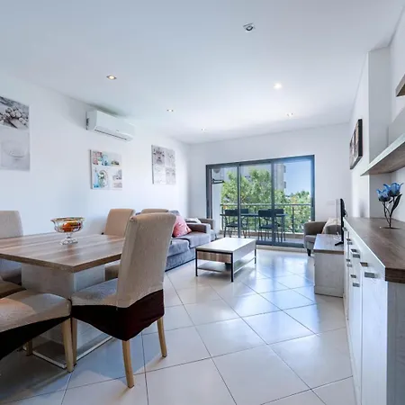 Modern & Central, Gated With Pool Appartamento *