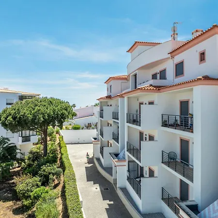 Modern & Central, Gated With Pool Appartamento