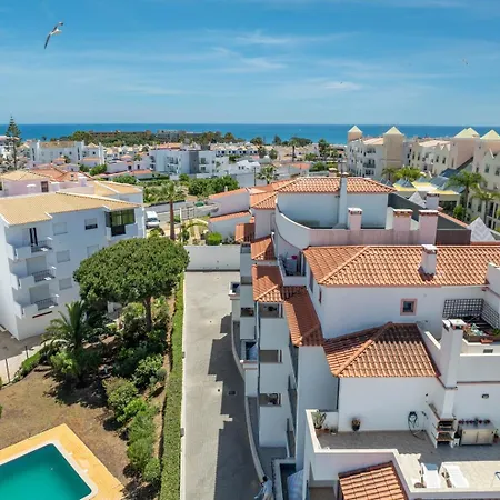 Modern & Central, Gated With Pool Appartamento *