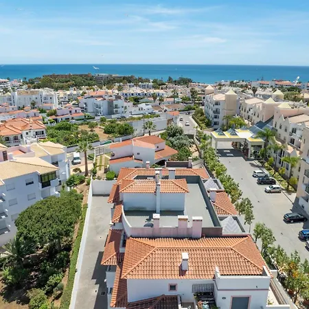Modern & Central, Gated With Pool Appartamento *