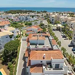 Διαμέρισμα Modern & Central, Gated With Pool *